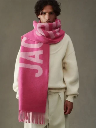 L’écharpe Jacquemus Écharpe à logo frangé L’écharpe Jacquemus Écharpe à logo frangé