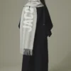 L’écharpe Jacquemus Écharpe à logo frangé L’écharpe Jacquemus Écharpe à logo frangé