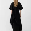 La robe en maille Mistral Robe drapée à manches courtes La robe en maille Mistral Robe drapée à manches courtes