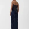 La robe en maille plumetis Robe drapée transparente La robe en maille plumetis Robe drapée transparente