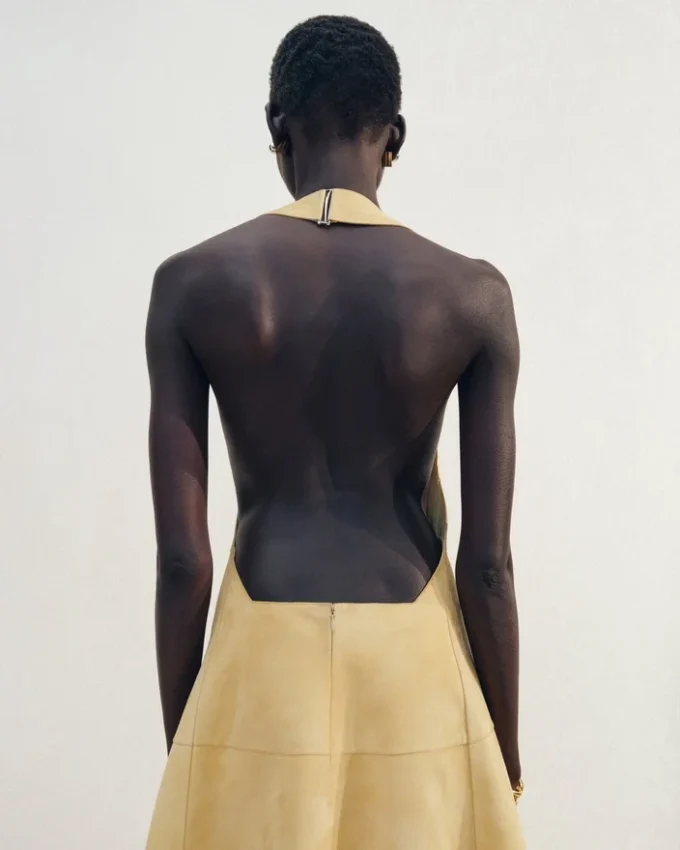 La robe Favola Robe dos nu en daim La robe Favola Robe dos nu en daim