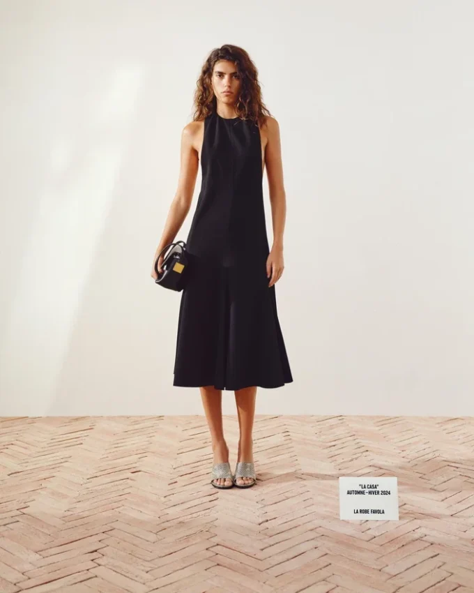 La robe Favola Robe évasée dos nu La robe Favola Robe évasée dos nu