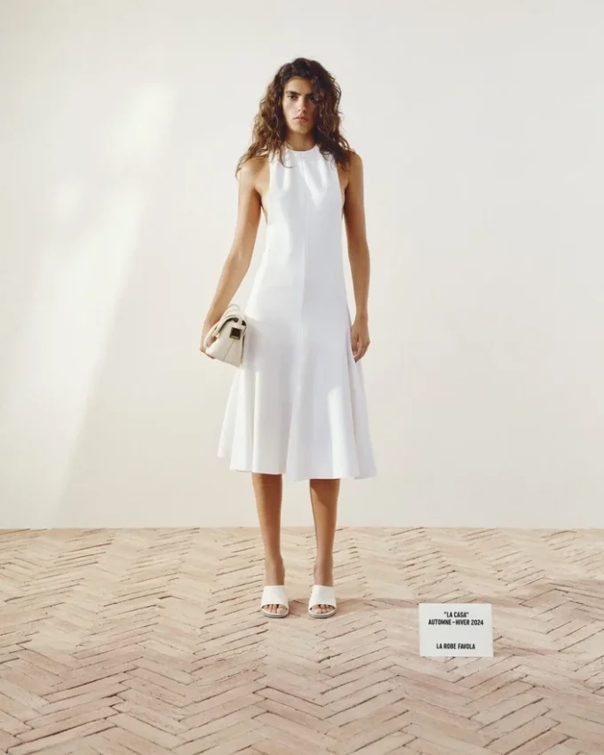 La robe Favola Robe évasée dos nu La robe Favola Robe évasée dos nu