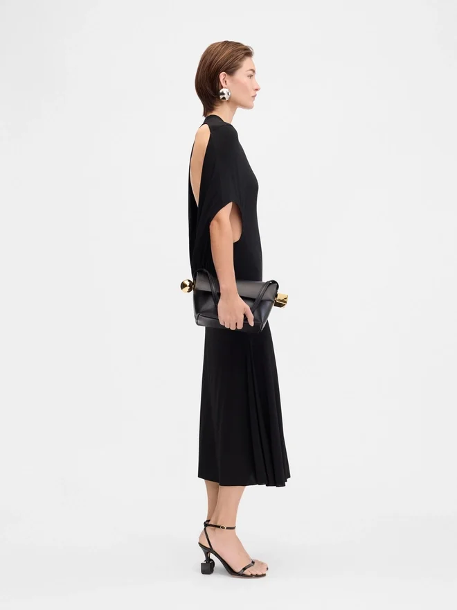 La robe Salerno Robe asymétrique drapée La robe Salerno Robe asymétrique drapée