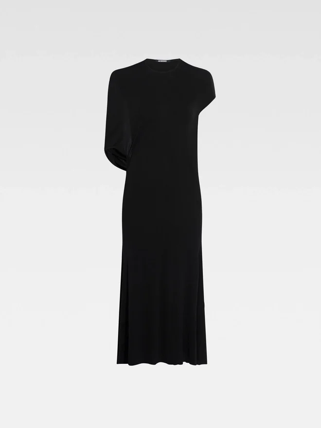 La robe Salerno Robe asymétrique drapée La robe Salerno Robe asymétrique drapée