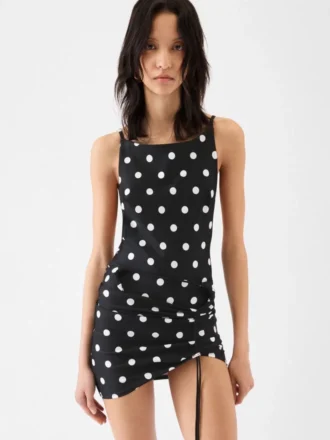 La robe Spiaggia Robe à encolure carrée avec body intégré La robe Spiaggia Robe à encolure carrée avec body intégré