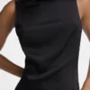 La robe Spoglio Robe asymétrique minimaliste La robe Spoglio Robe asymétrique minimaliste