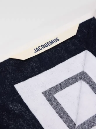 La serviette de plage Croisière Serviette Jacquemus Cruise La serviette de plage Croisière Serviette Jacquemus Cruise