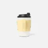 La tasse Dubai Tasse de voyage – vendue exclusivement en ligne et dans nos points de vente aux Émirats arabes unis La tasse Dubai Tasse de voyage – vendue exclusivement en ligne et dans nos points de vente aux Émirats arabes unis