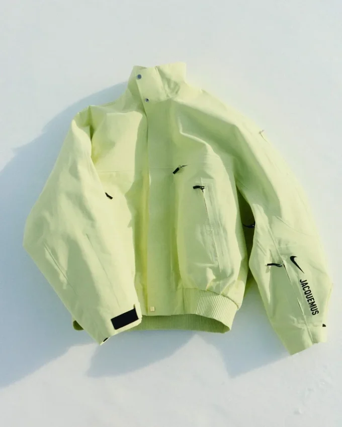 La veste Gore-Tex Veste 2 en 1 Gore-Tex Jacquemus + Nike – Collaboration Jacquemus + Nike La veste Gore-Tex Veste 2 en 1 Gore-Tex Jacquemus + Nike – Collaboration Jacquemus + Nike
