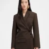 La veste Tibau Blazer asymétrique à double boutonnage