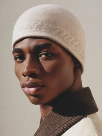 Le bonnet Atelier Bonnet à logo jacquard