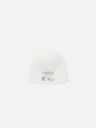 Le bonnet Courchevel High Altitude Club Bonnet en maille logo – vendu exclusivement en ligne et dans notre boutique de Courchevel