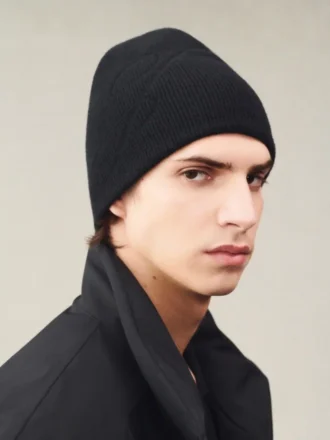 Le bonnet J Bonnet à fines côtes