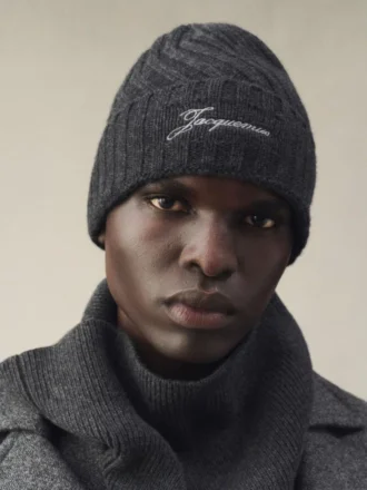 Le bonnet Tourni Bonnet torsadé brodé