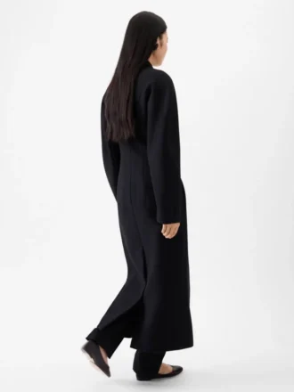 Le manteau Curvo Manteau à épaules arrondies Le manteau Curvo Manteau à épaules arrondies