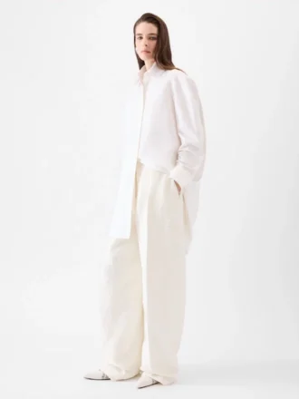 Le pantalon Curvo Pantalon large et incurvé