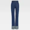 Le pantalon droit en denim de-Nîmes Jean à coupe droite Le pantalon droit en denim de-Nîmes Jean à coupe droite