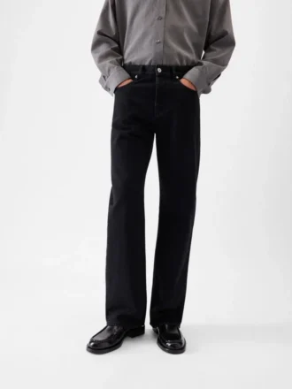Le pantalon droit en denim de-Nîmes Jean à coupe droite