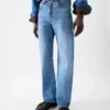 Le pantalon droit en denim de-Nîmes Jean à coupe droite