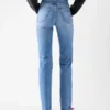 Le pantalon droit en denim de-Nîmes Jean à coupe droite