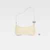 Le sac à bandoulière Bisou Perle Beaded Le sac à bandoulière Bisou Perle Beaded