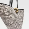 Le sac seau asymétrique Bambola