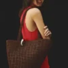 Le sac seau asymétrique Bambola Medium Le sac seau asymétrique Bambola Medium