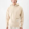 Le sweat à capuche Montaigne Sweat à capuche logo – vendu exclusivement en ligne et dans notre boutique parisienne Le sweat à capuche Montaigne Sweat à capuche logo – vendu exclusivement en ligne et dans notre boutique parisienne