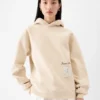 Le sweat à capuche Montaigne Sweat à capuche logo – vendu exclusivement en ligne et dans notre boutique parisienne Le sweat à capuche Montaigne Sweat à capuche logo – vendu exclusivement en ligne et dans notre boutique parisienne