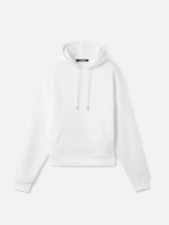 Le sweat-shirt Torsade Sweat à capuche avec logo floqué Le sweat-shirt Torsade Sweat à capuche avec logo floqué