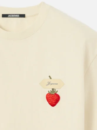 Le t-shirt fraise T-shirt logo avec patch fraise