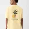 Le t-shirt Hello Dubai T-shirt à logo – vendu exclusivement en ligne et dans nos points de vente aux Émirats arabes unis
