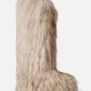 Les bottes hautes en fausse fourrure Yeti Moon Boot de Jacquemus – en collaboration avec Moon Boot Les bottes hautes en fausse fourrure Yeti Moon Boot de Jacquemus – en collaboration avec Moon Boot