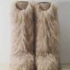 Les bottes hautes en fausse fourrure Yeti Moon Boot de Jacquemus – en collaboration avec Moon Boot Les bottes hautes en fausse fourrure Yeti Moon Boot de Jacquemus – en collaboration avec Moon Boot