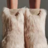 Les bottes Mid Yeti Moon Boot de Jacquemus Bottes en fausse fourrure – en collaboration avec Moon Boot Les bottes Mid Yeti Moon Boot de Jacquemus Bottes en fausse fourrure – en collaboration avec Moon Boot