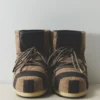 Les bottines rayées Icon Low de Jacquemus en collaboration avec Moon Boot