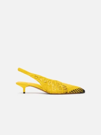 Les escarpins bas Cubisto Banane Escarpins à bride arrière en cuir tressé