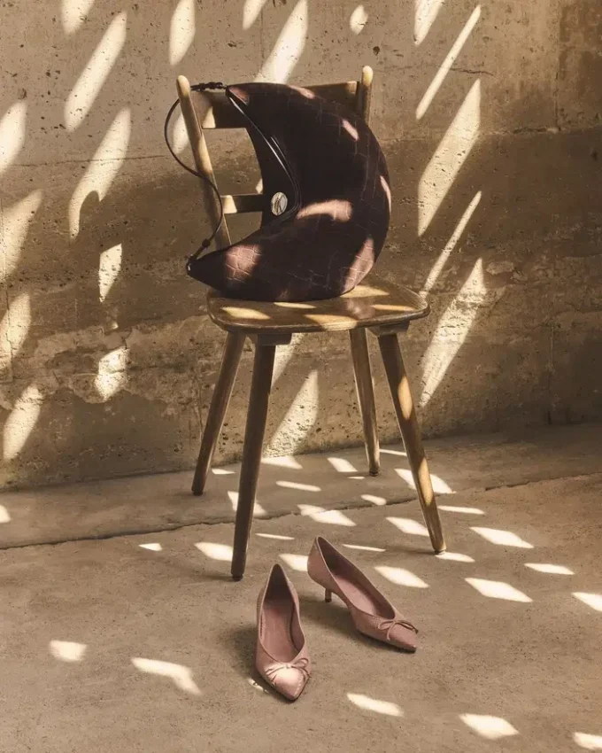 Les escarpins à talons bas Tourni Escarpins à talons bas torsadés Les escarpins à talons bas Tourni Escarpins à talons bas torsadés