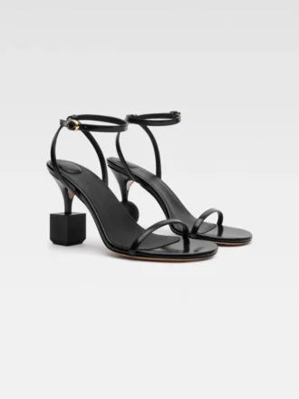 Les sandales Bisou Sandales à talons géométriques