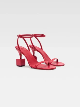 Les sandales Bisou Sandales à talons géométriques