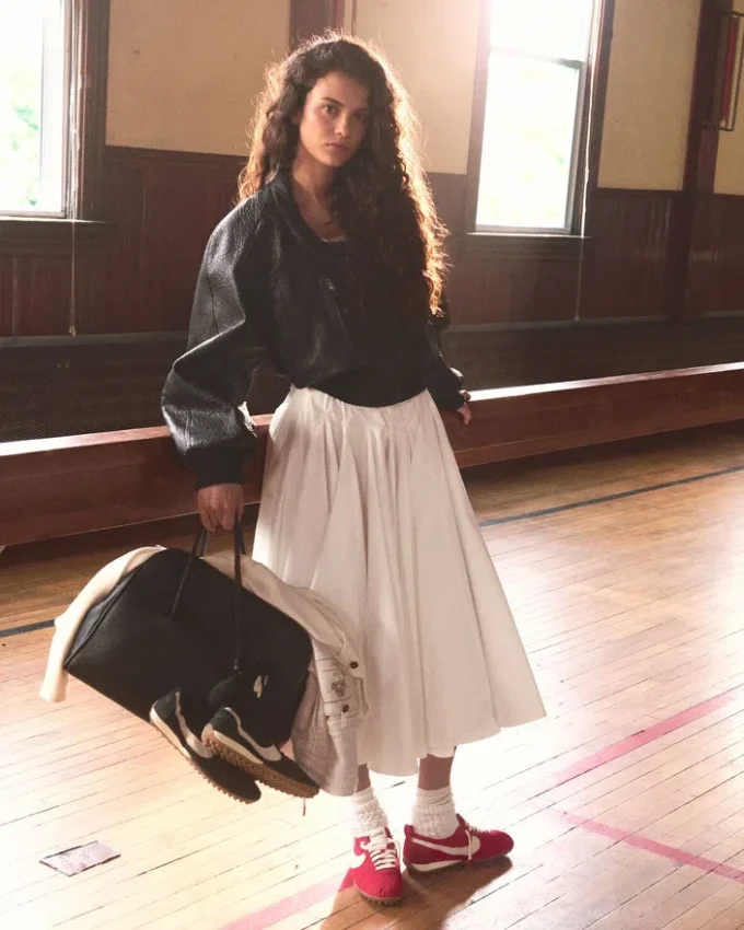 Moon Shoe Jacquemus + Nike Baskets unisexes Moon Shoes – Collaboration JACQUEMUS + Nike Moon Shoe Jacquemus + Nike Baskets unisexes Moon Shoes – Collaboration JACQUEMUS + Nike
