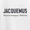 T-shirt avec adresse Montaigne T-shirt à manches courtes avec logo et adresse – vendu exclusivement en ligne et dans notre boutique parisienne