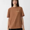 T-shirt Bonjour Korea T-shirt logo – vendu exclusivement en ligne et dans nos points de vente en Corée du Sud