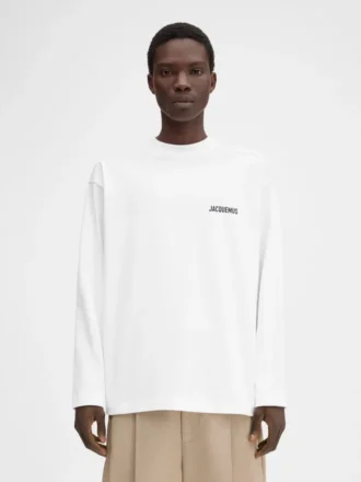 T-shirt à manches longues avec adresse imprimée et logo – vendu exclusivement en ligne et dans notre boutique de Londres T-shirt à manches longues avec adresse imprimée et logo – vendu exclusivement en ligne et dans notre boutique de Londres
