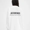 T-shirt à manches longues avec adresse imprimée et logo – vendu exclusivement en ligne et dans notre boutique de New York