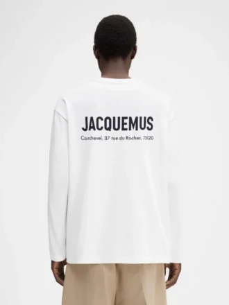 T-shirt à manches longues avec adresse imprimée T-shirt à manches longues avec adresse et logo imprimés – vendu exclusivement en ligne et dans notre boutique de Courchevel T-shirt à manches longues avec adresse imprimée T-shirt à manches longues avec adresse et logo imprimés – vendu exclusivement en ligne et dans notre boutique de Courchevel